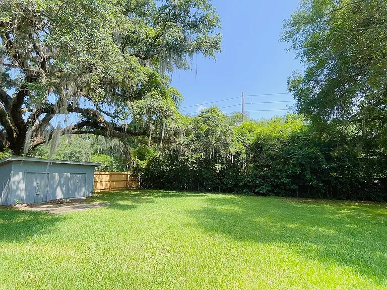 7720 NW 38th Pl — Photo 23