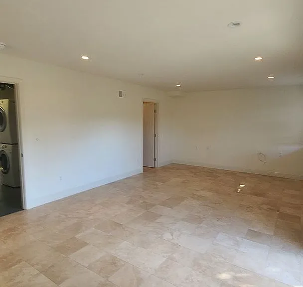 71 Warren Dr — Photo 8