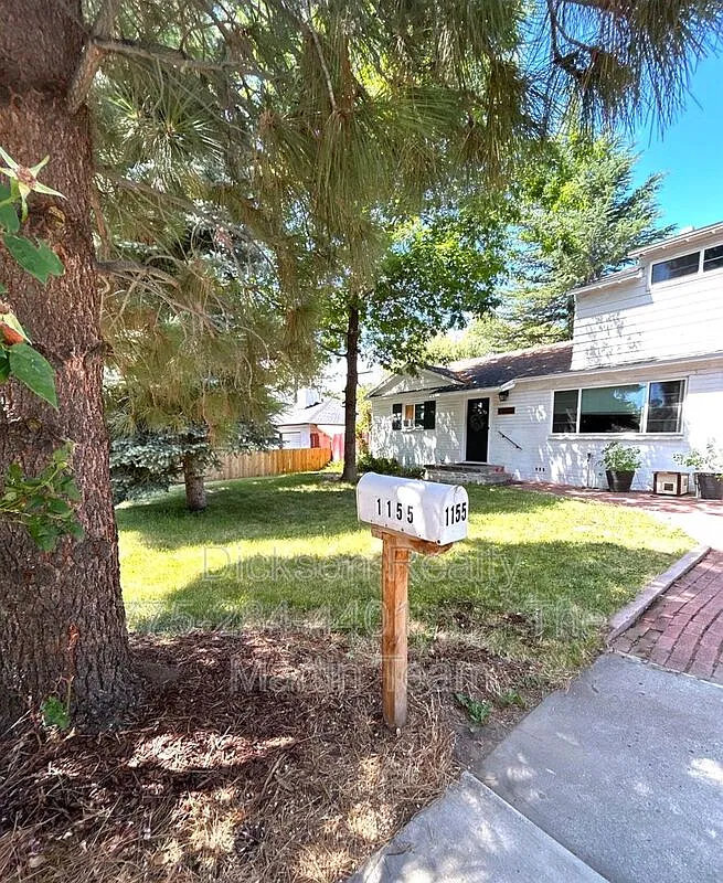 4 bed, 3.0 bath, 2275 sqft, $3,200 — Photo 2