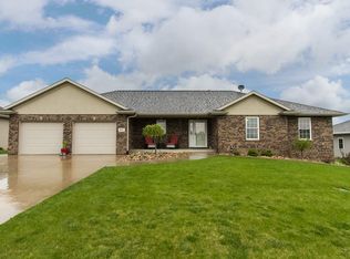 307 Saint Clair Dr, Farley, IA 52046