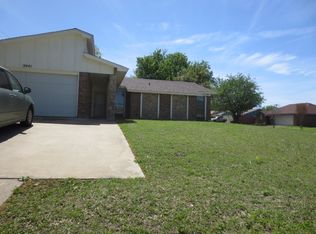 2441 Wilmer Dr, Grand Prairie, TX 75052