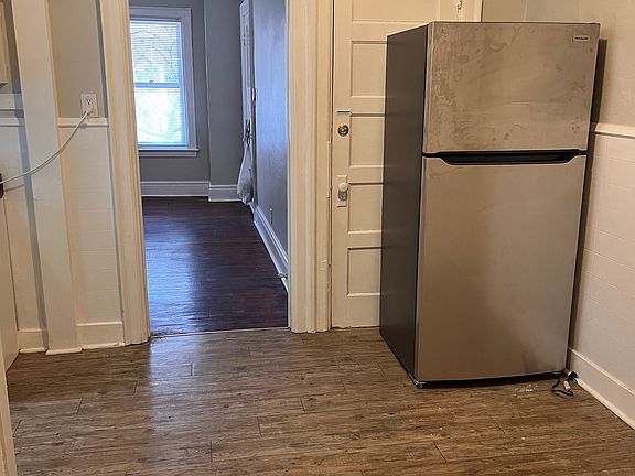 5th image of 54 Whitney Pl APT 5