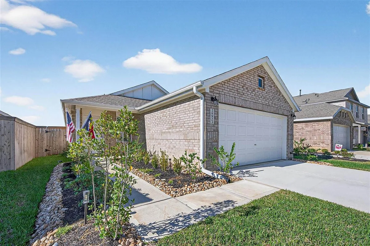 Building Photo - 28923 Great Canyon Dr