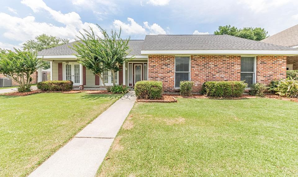 1st image of 108 Rebecca Dr