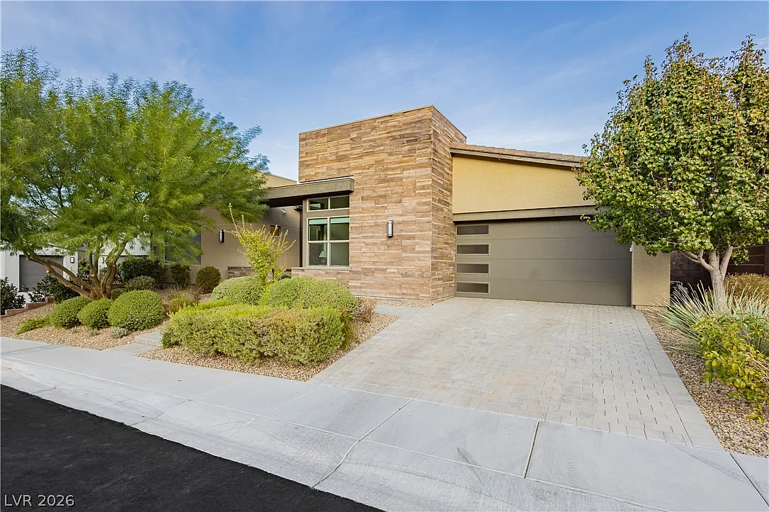 4 bed, 3.5 bath, 3275 sqft, $10,500 — Photo 2