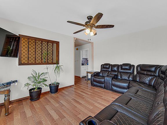 4th image of 327 Emery Ave