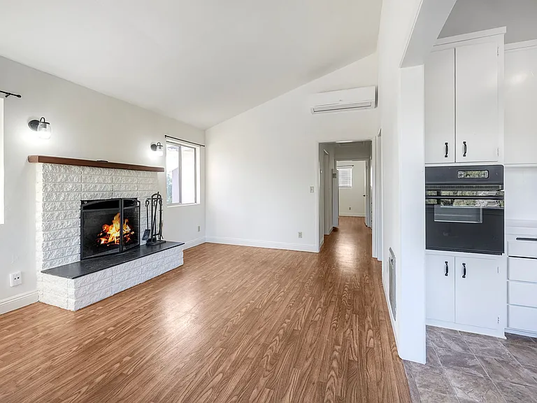 3748 Manchester Ave — Photo 4