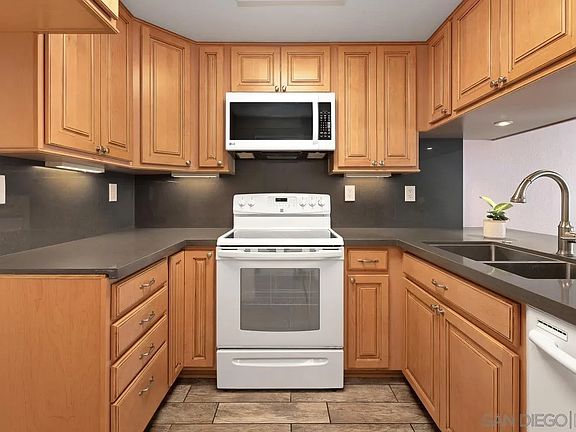 3rd image of 7016 Park Mesa Way Unit 29