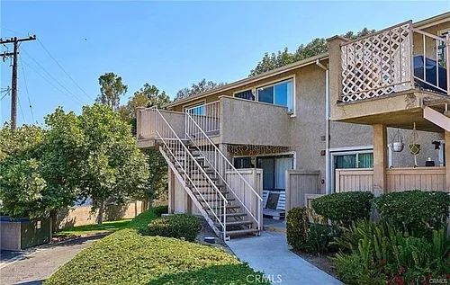 626 Bridgeport Cir #6 Photo 1