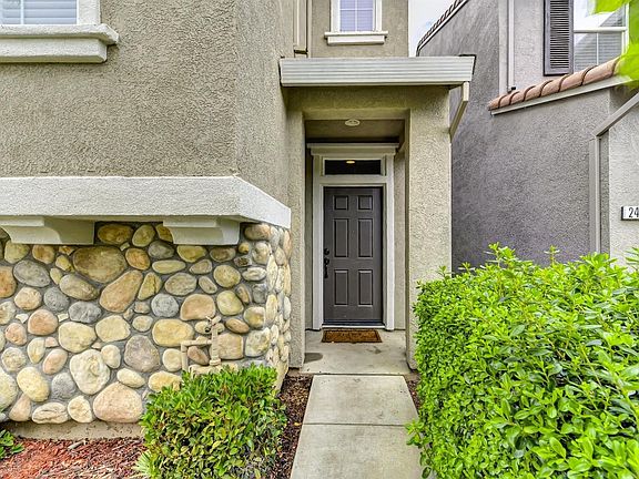 2nd image of 2486 Huckleberry Cir