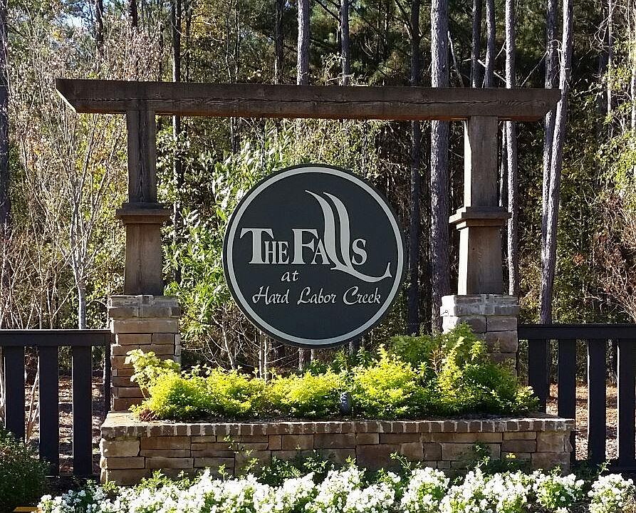 2nd image of 211 Hidden Springs Dr
