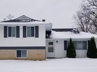 30208 Arnold Rd, Eastlake, OH 44095