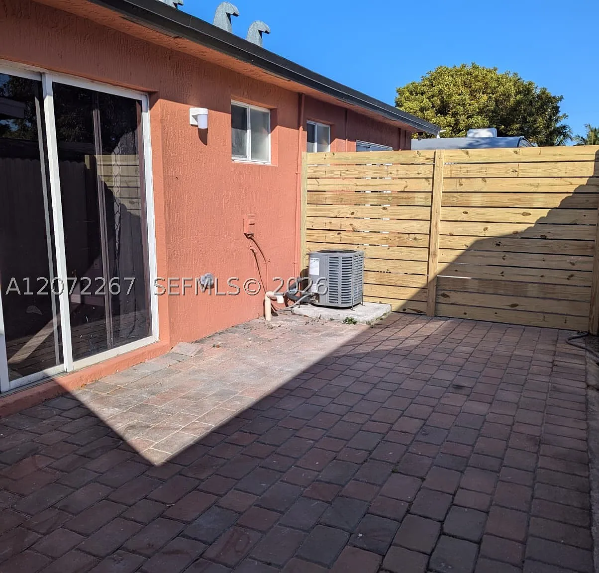 2 bed, 1.0 bath, 1547 sqft, $2,000 — Photo 2