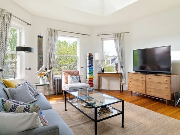 45 Sacramento St #3, Cambridge, MA 02138