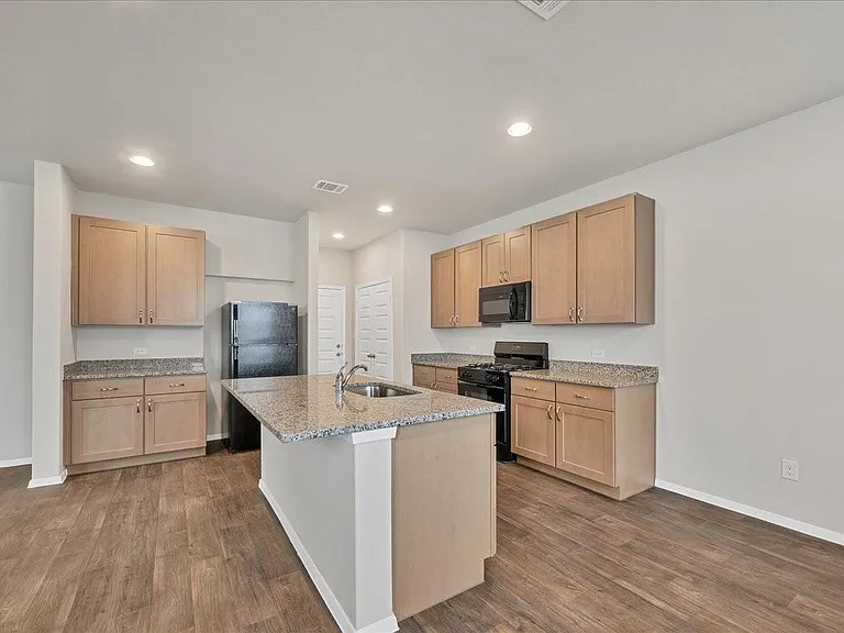 116 Honeybee Ln — Photo 9