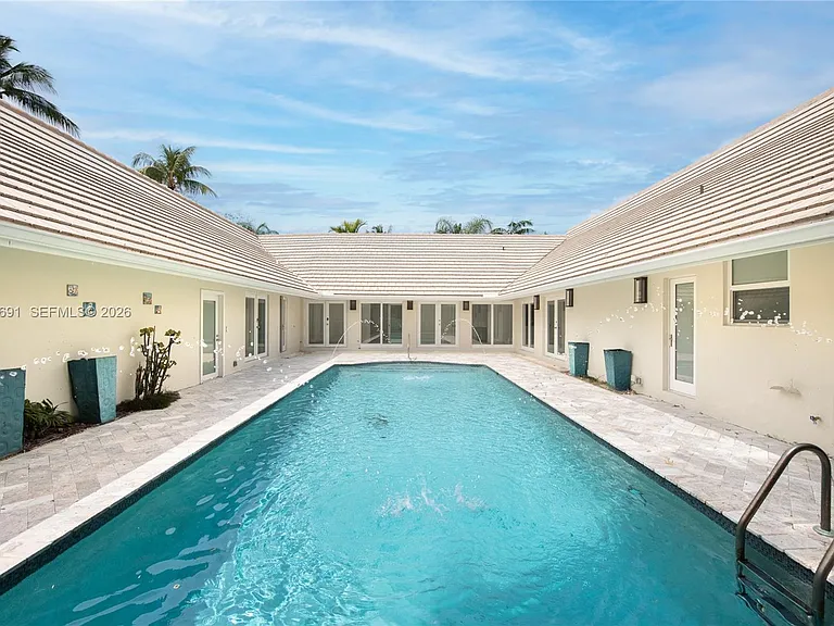 141 Cape Florida Dr — Photo 15