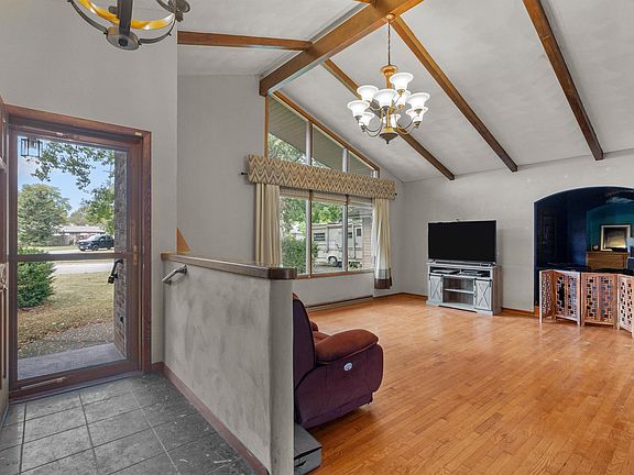 5th image of 1008 Laramie Ln