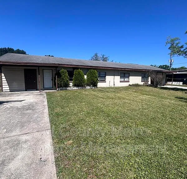 1220 Linda Ln — Photo 2