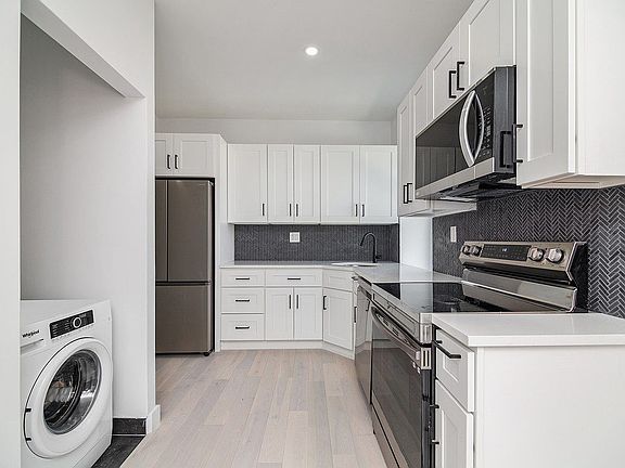 2nd image of 90 Bedford St APT 5A