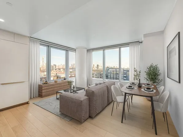 3 Court Sq #902, Long Island City, NY 11101