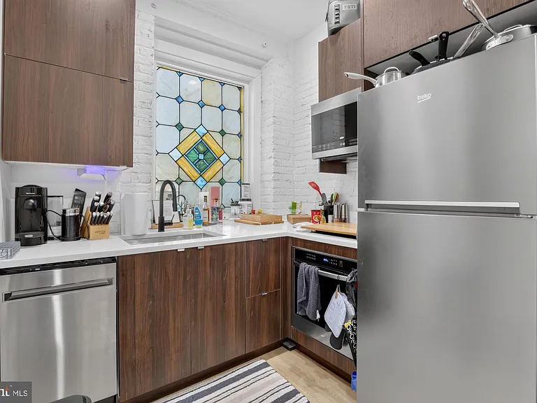 59 N 2nd St #4 — Photo 6