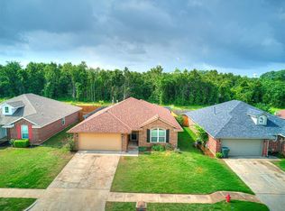 9336 Peachtree Ln, Midwest City, OK 73130