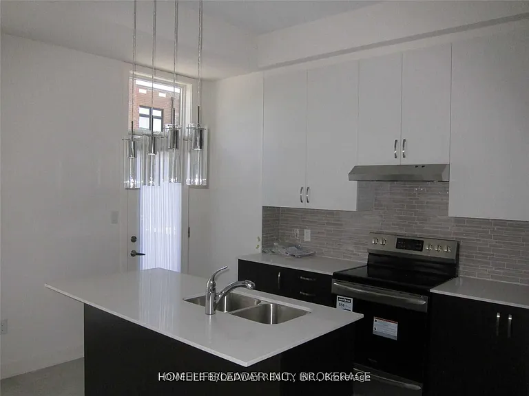 2 Benoit St — Photo 4