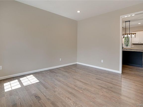 3rd image of 991 Freedom Road