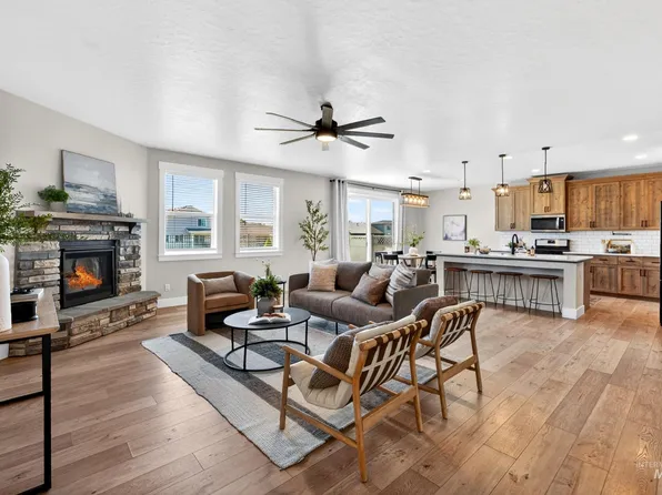 8911 W Purple Martin St, Star, ID 83669