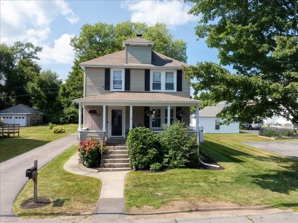 1 Richmond Ave, Milford, MA 01757