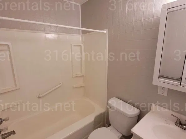$625 - 1 bedroom/ 1 bathroom - Duplex., 2007 N Estelle Ave, Wichita, KS 67214