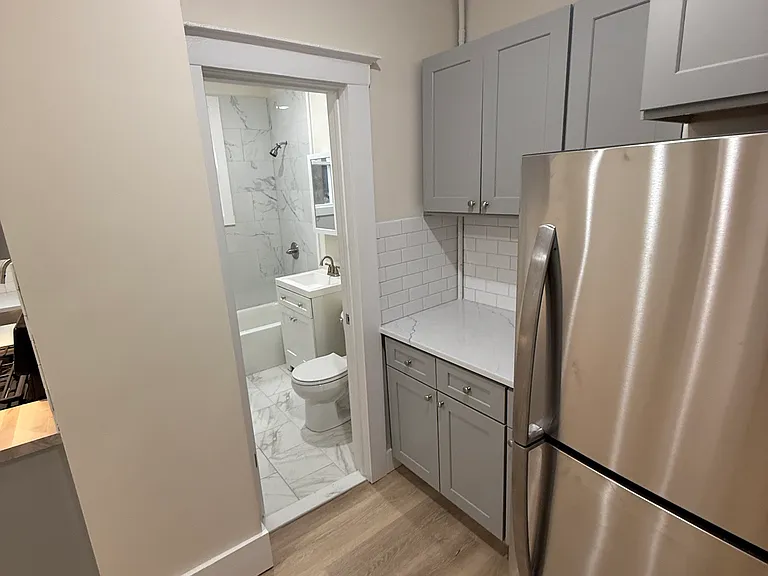310 Danforth Ave #2 — Photo 12