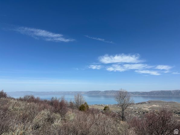 2539 S Sweetwater Pkwy, Garden City, UT 84028