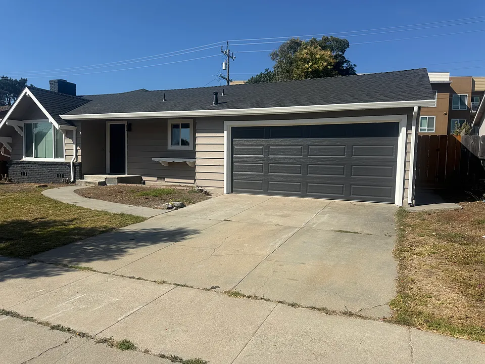 126 Columbine Dr
