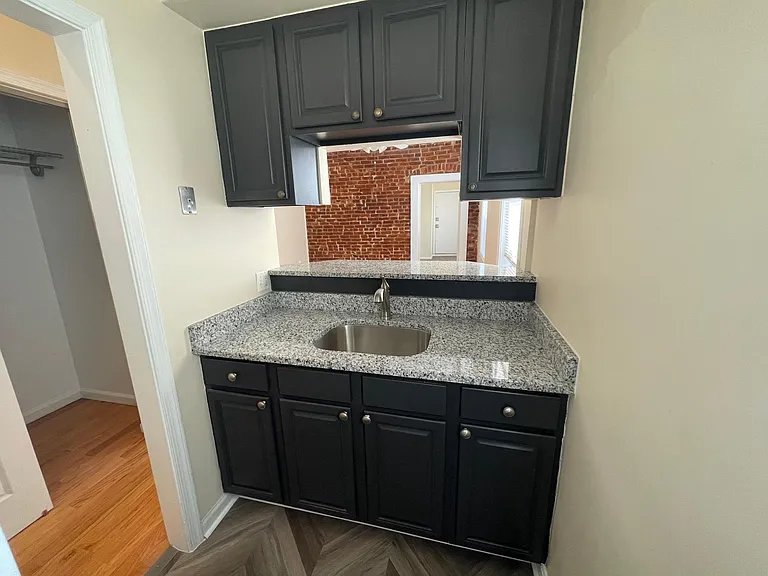 723 S Bond St #2R — Photo 9