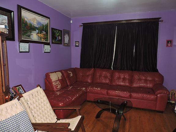 3rd image of 3539 W Melrose St