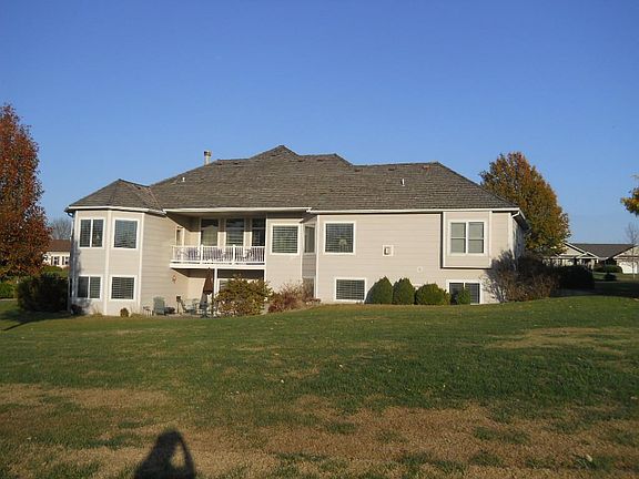 2nd image of 2801 Cabrillo Dr