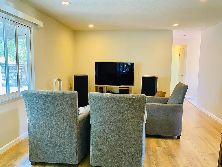 10264 E Estates Dr — Photo 4