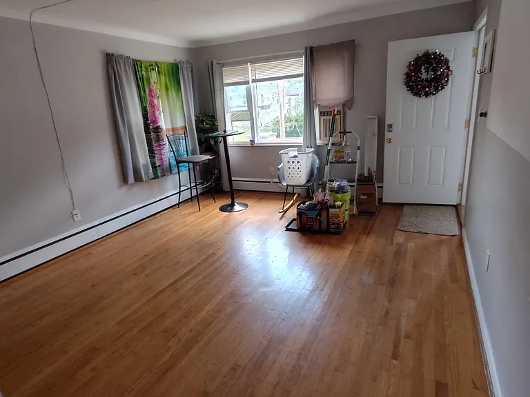 4250 Saint Martins Pl #4 — Photo 5