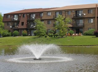 3630 Salem Walk #B2, Northbrook, IL 60062