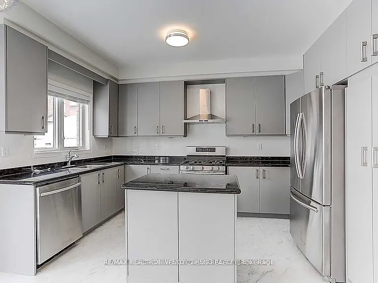155 Durhamview Cres — Photo 12