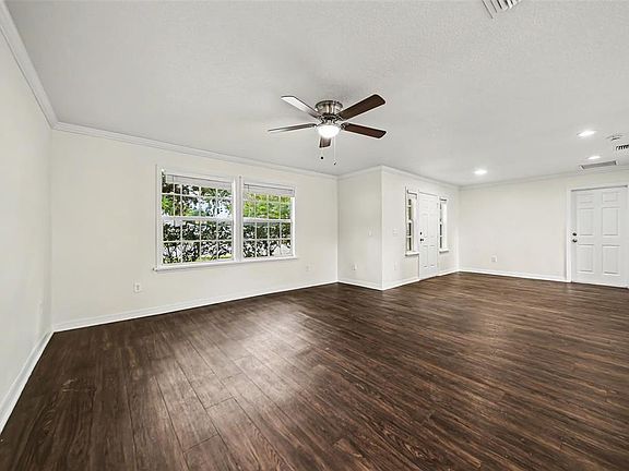 3rd image of 245 Oak Run Ct