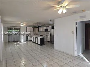 2231 SW 14th St — Photo 6