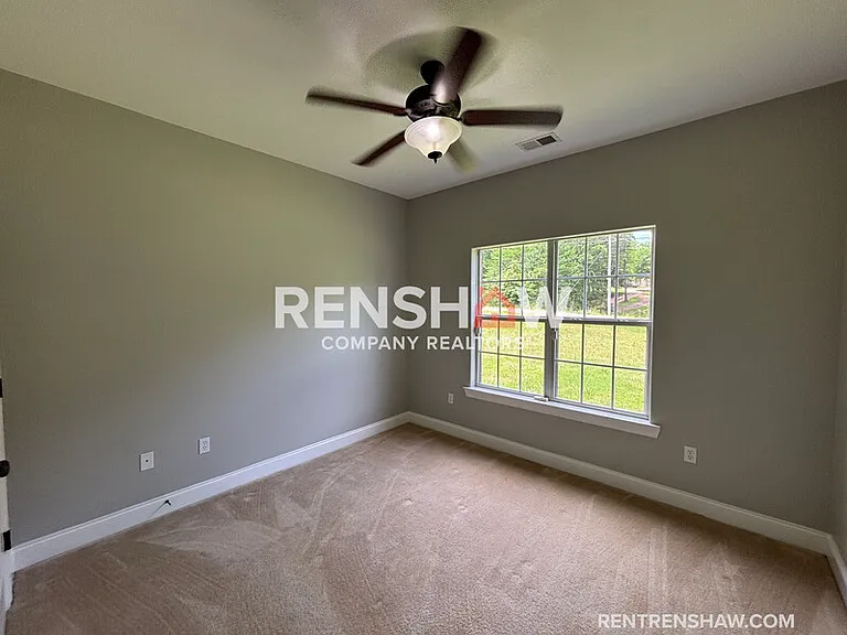 220 Armour Pl — Photo 9