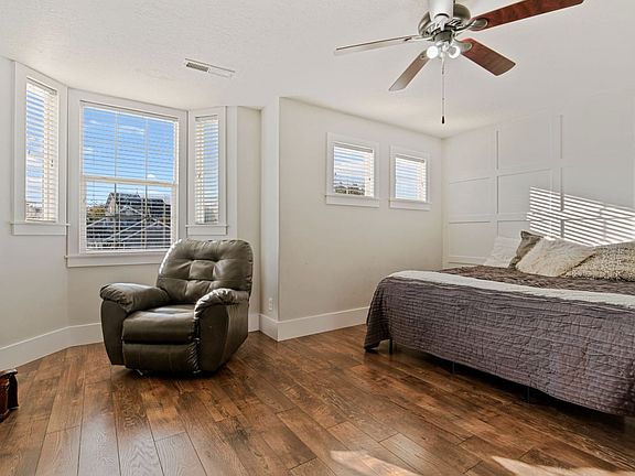 4th image of 2482 N Pear Pl