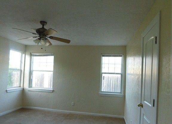 5th image of 3112 NW Kinyon Ave