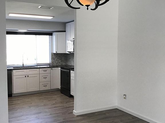5th image of 2535 Dauphine Ct E