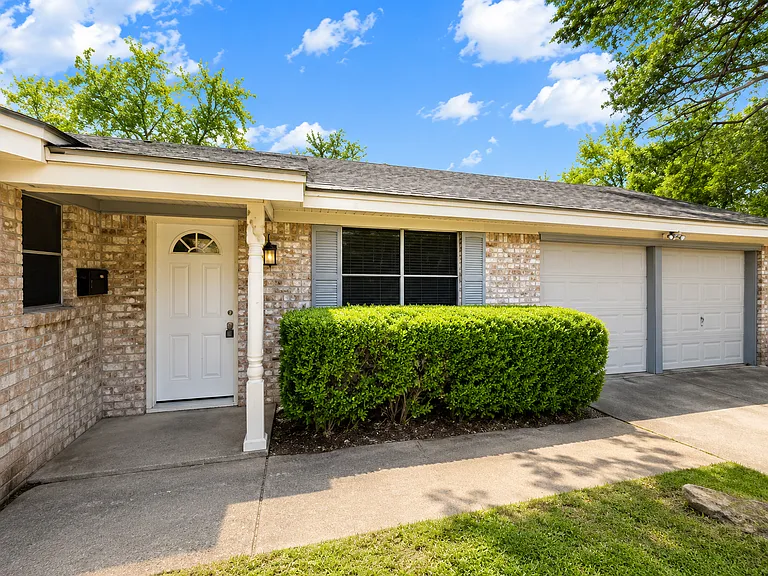 1607 Sagebrush Trl — Photo 22