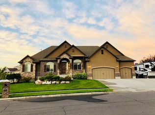 296 Willowmere Dr, Kaysville, UT 84037