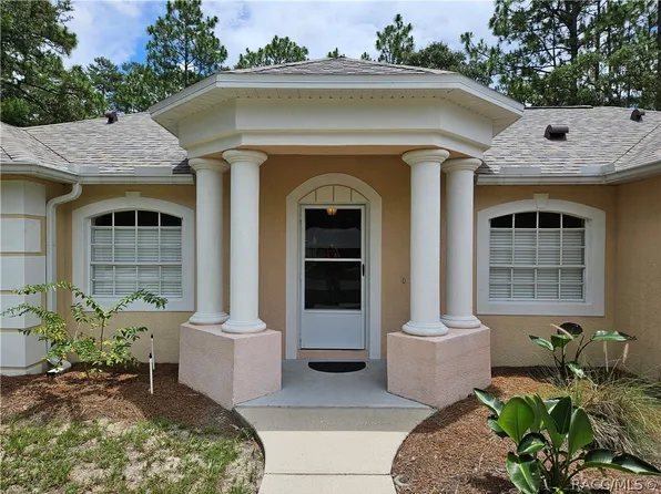 21 Sanders Cir, Homosassa, FL 34446